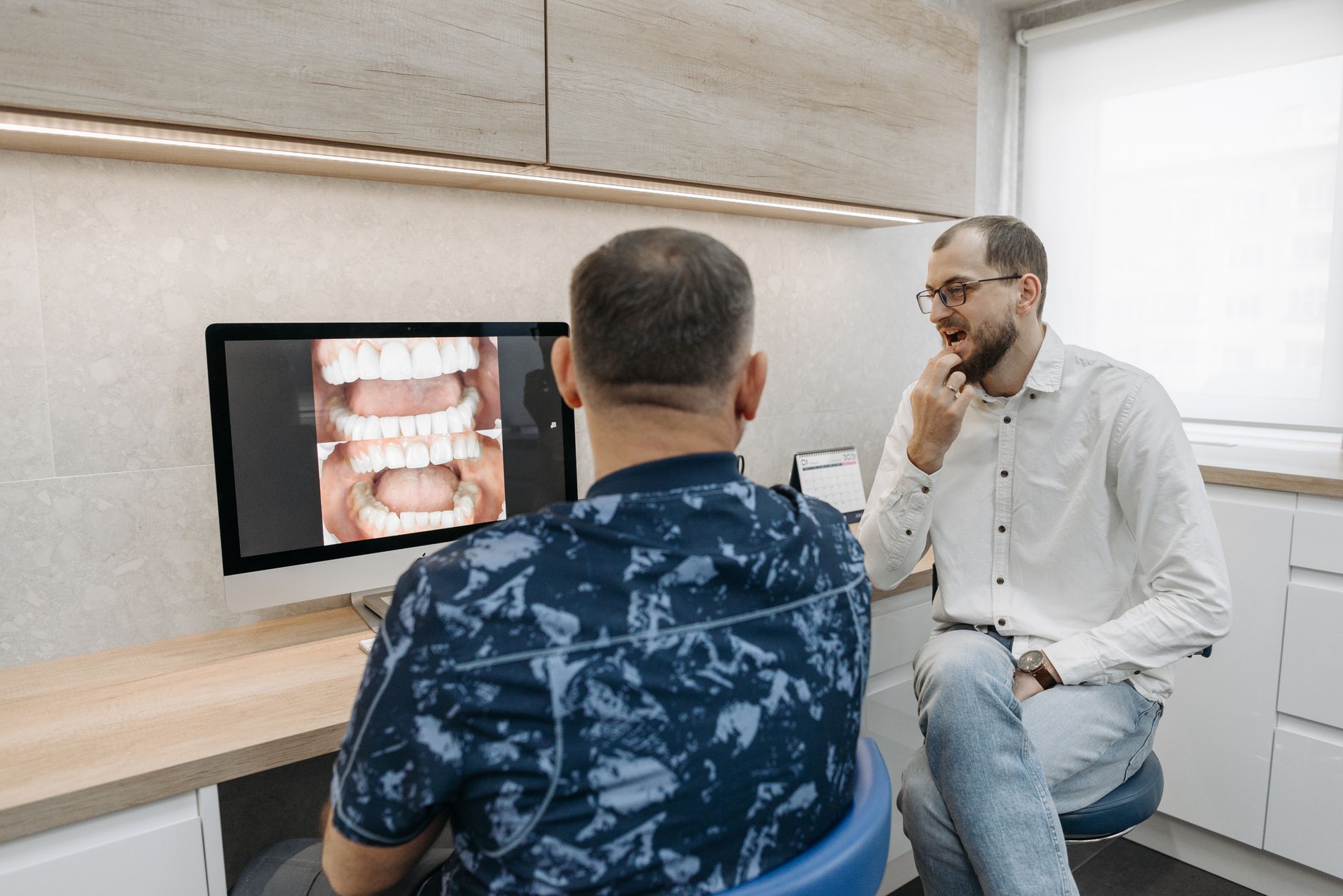 dental patient consultation with qualified dentist in Overland Park Kansas